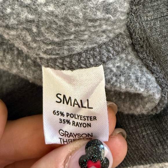 Grayson Threads “Mama Needs Wine” Dark Gray Crew Neck Sweatshirt Size Small - Picture 4 of 8